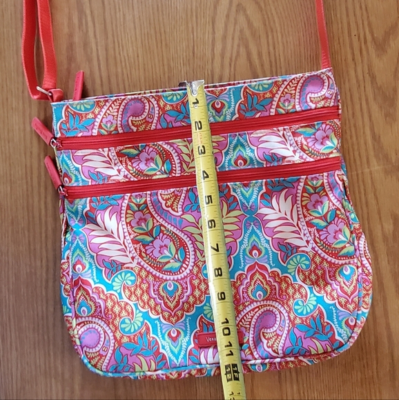 Vera Bradley cross body bag. - Picture 5 of 11